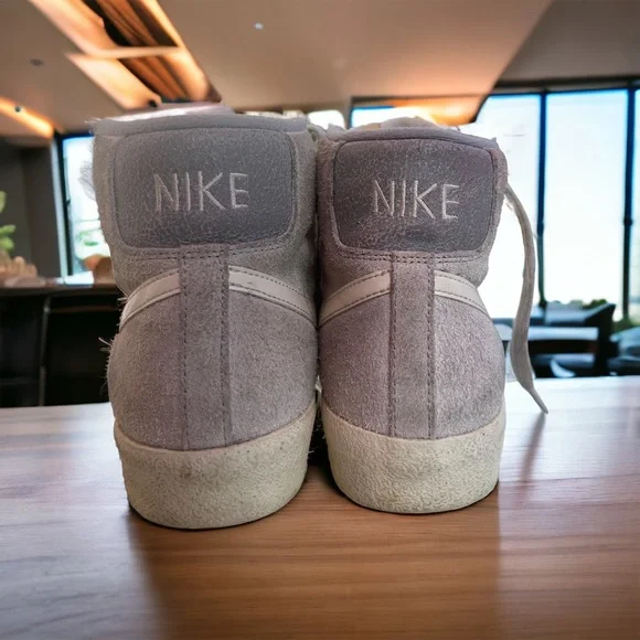 NIKE Mid Blazer 77 “PREMIUM” HighTop Shoes - Picture 3 of 4